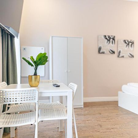 Stylish Studio Apartment Wiener Stadthalle Exterior photo