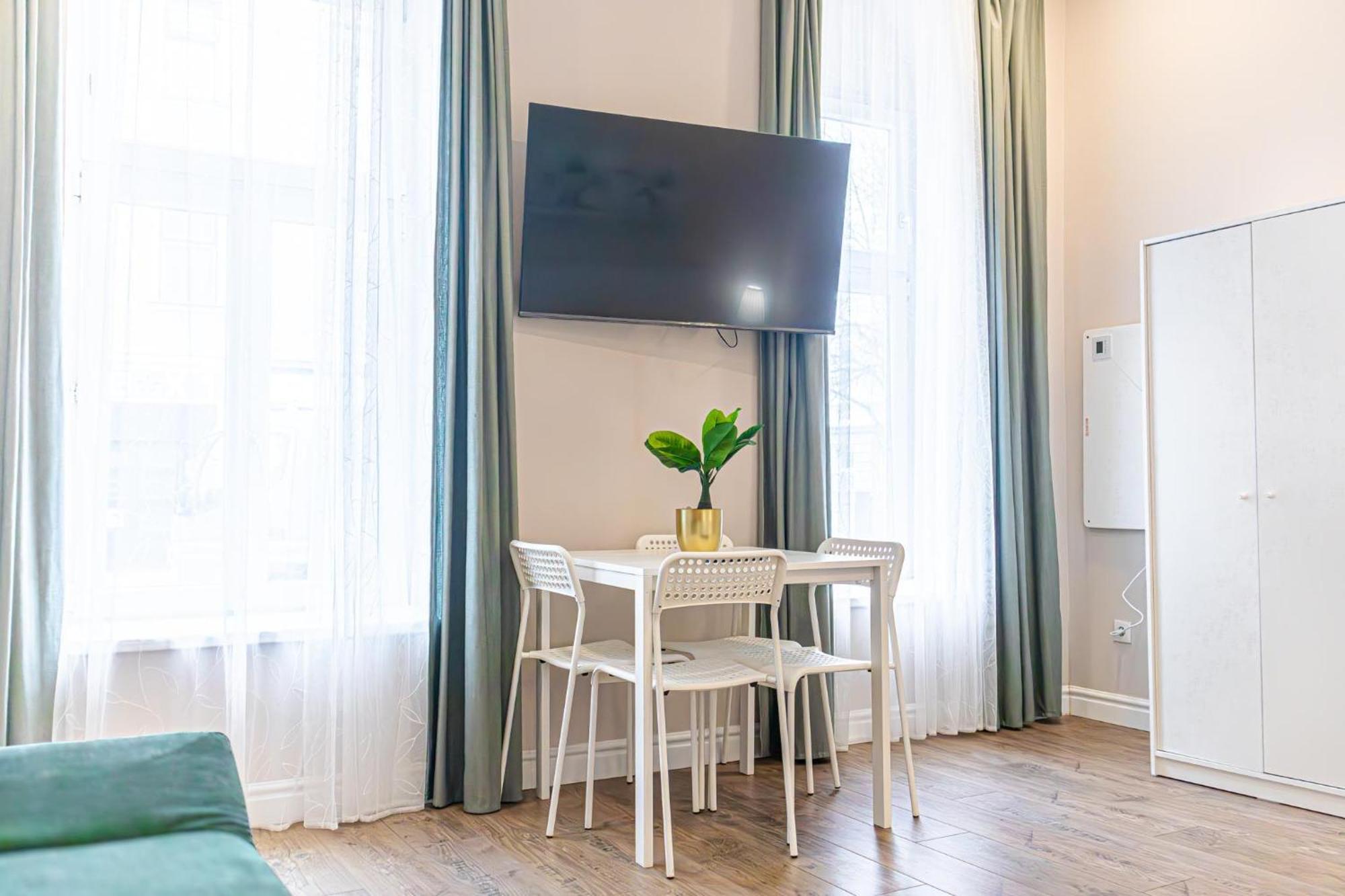 Stylish Studio Apartment Wiener Stadthalle Exterior photo