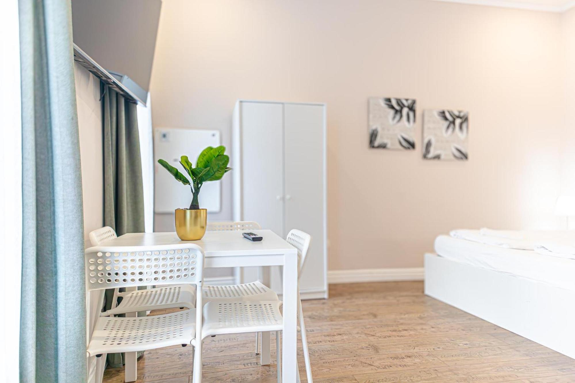 Stylish Studio Apartment Wiener Stadthalle Exterior photo