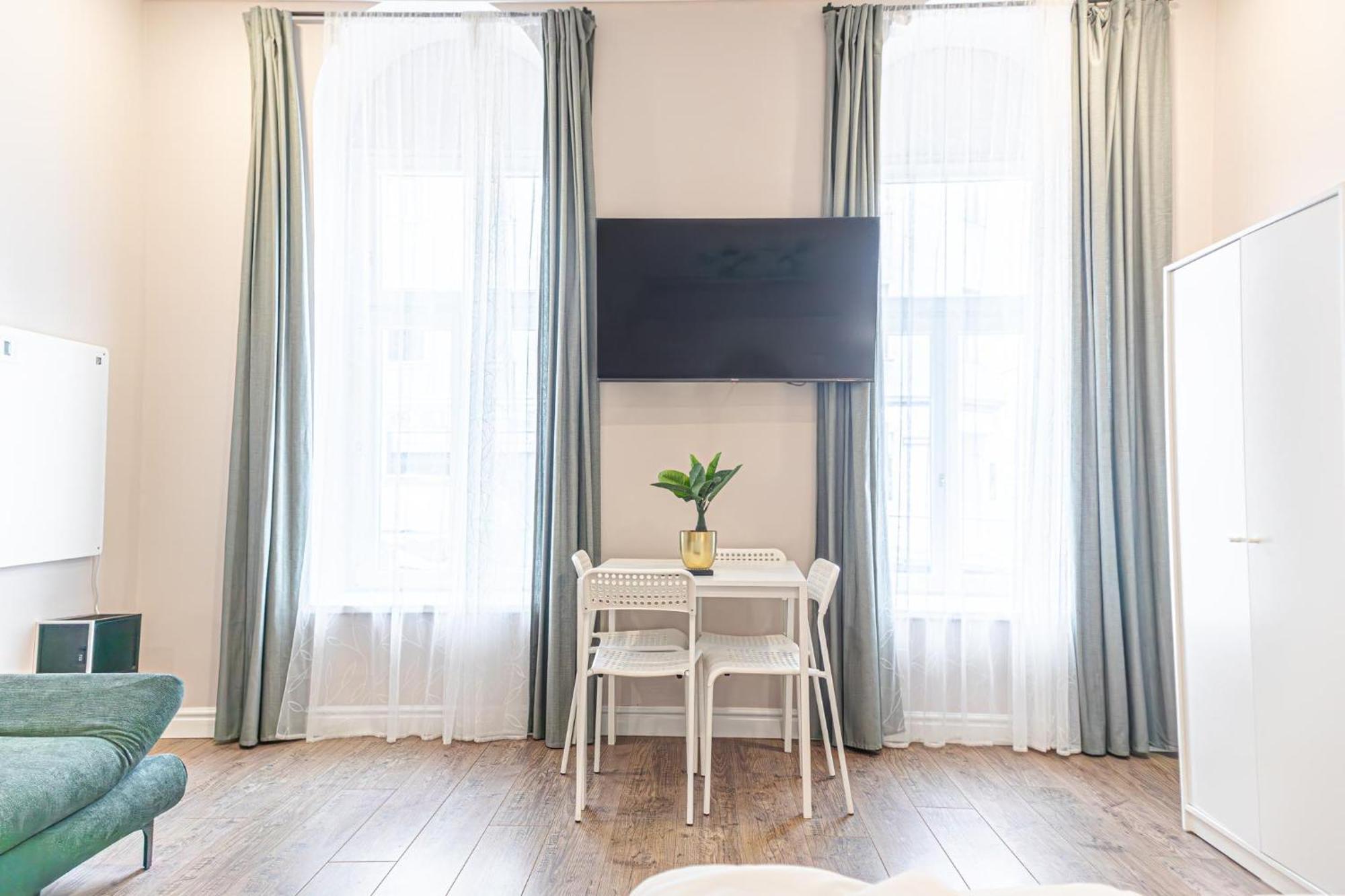 Stylish Studio Apartment Wiener Stadthalle Exterior photo